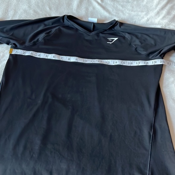Gymshark Performance Shirt Size Medium - Picture 3 of 8